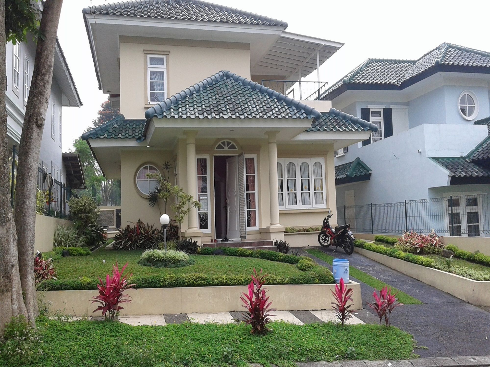 Villa Puncak Resort Чипанас Экстерьер фото